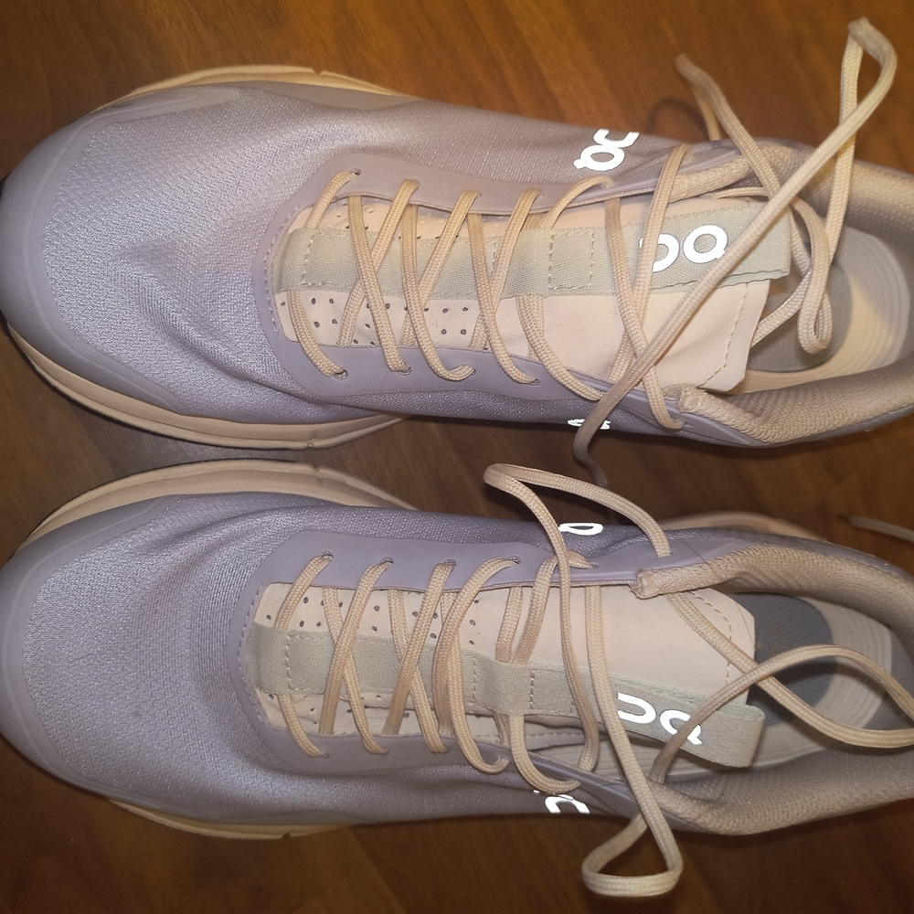 On Running Gray and Tan Athletic Shoes Sleek Design